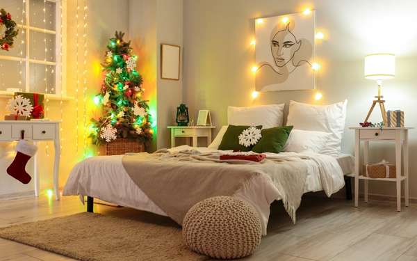 Bedroom Christmas Tree Lighting